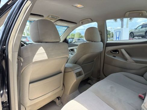 Used 2010 Toyota Camry LE FWD image 22