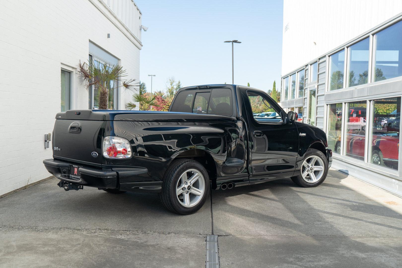 Used 2004 Ford F150 Lightning RWD image 7