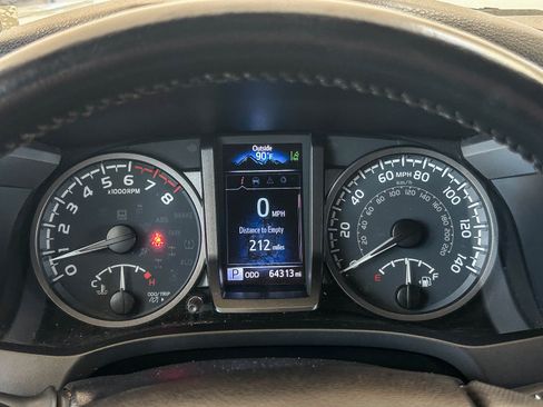 Used 2022 Toyota Tacoma TRD Off-Road RWD image 21