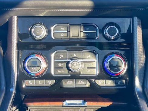 Used 2023 GMC Yukon Denali Ultimate image 40