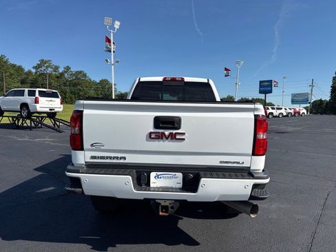 Used 2016 GMC Sierra 2500 Denali w/ Duramax Plus Package AWD/4WD image 4