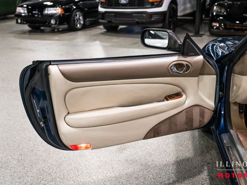 Used 2002 Jaguar XK8 Convertible RWD image 16