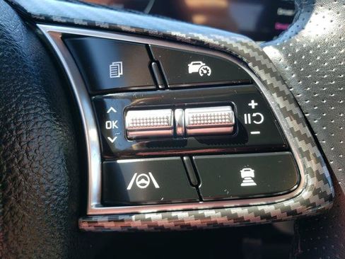 Certified 2024 Kia Seltos SX w/ SX Sunroof Package AWD/4WD image 24
