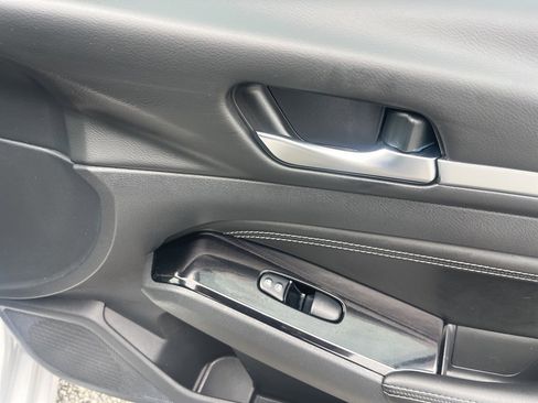 Used 2023 Nissan Altima 2.5 SV w/ SV Premium Package image 22