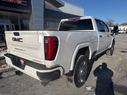 Used 2024 GMC Sierra 2500 Denali w/ Denali Reserve Package image 11
