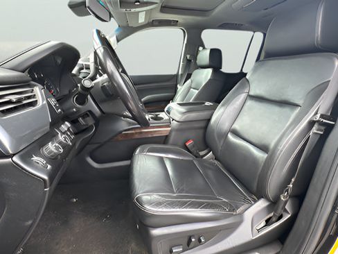 Used 2018 Chevrolet Suburban LT AWD/4WD image 9