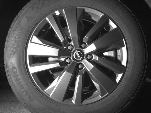 Used 2025 Nissan Pathfinder SV AWD/4WD image 13