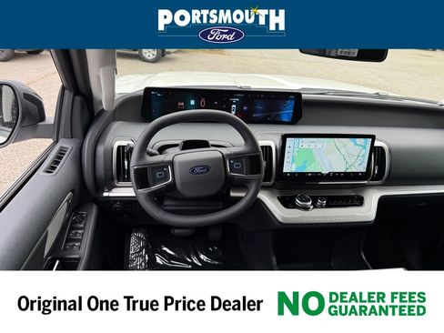 New 2025 Ford Expedition Active image 7