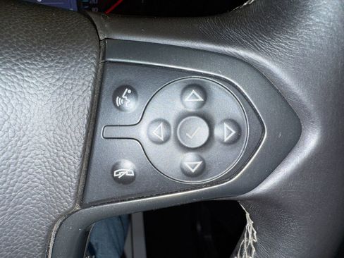 Used 2015 Chevrolet Suburban LS image 20