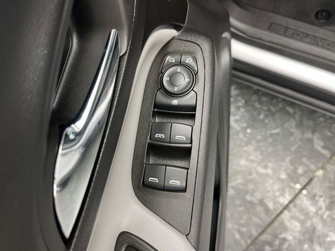 Used 2023 Chevrolet Equinox LS w/ LS Convenience Package AWD/4WD image 7
