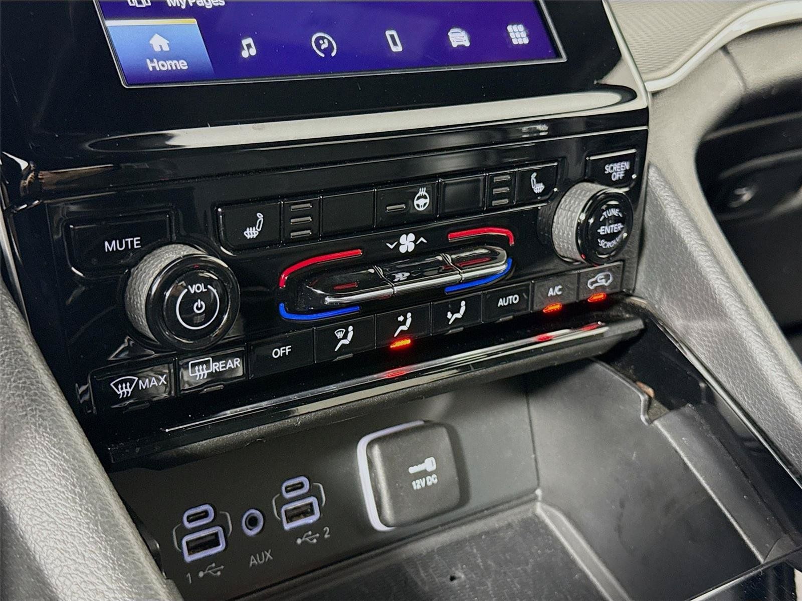 Used 2023 Jeep Grand Cherokee Altitude AWD/4WD image 16