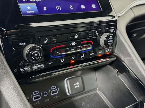 Used 2023 Jeep Grand Cherokee Altitude AWD/4WD image 16