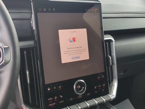 Certified 2025 GMC Acadia Elevation FWD image 13