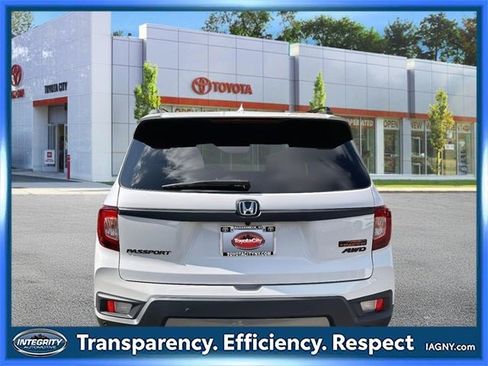 Used 2023 Honda Passport TrailSport image 5