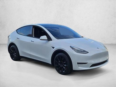 Used 2021 Tesla Model Y Long Range AWD/4WD image 3