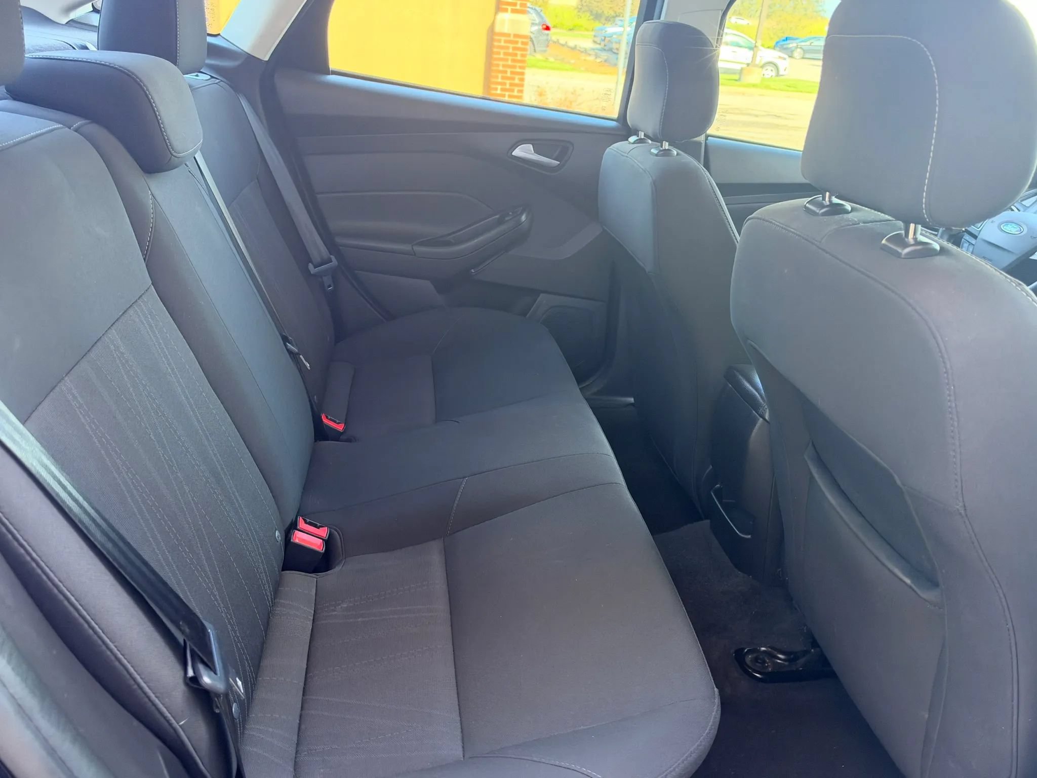 Used 2018 Ford Focus SE FWD image 23