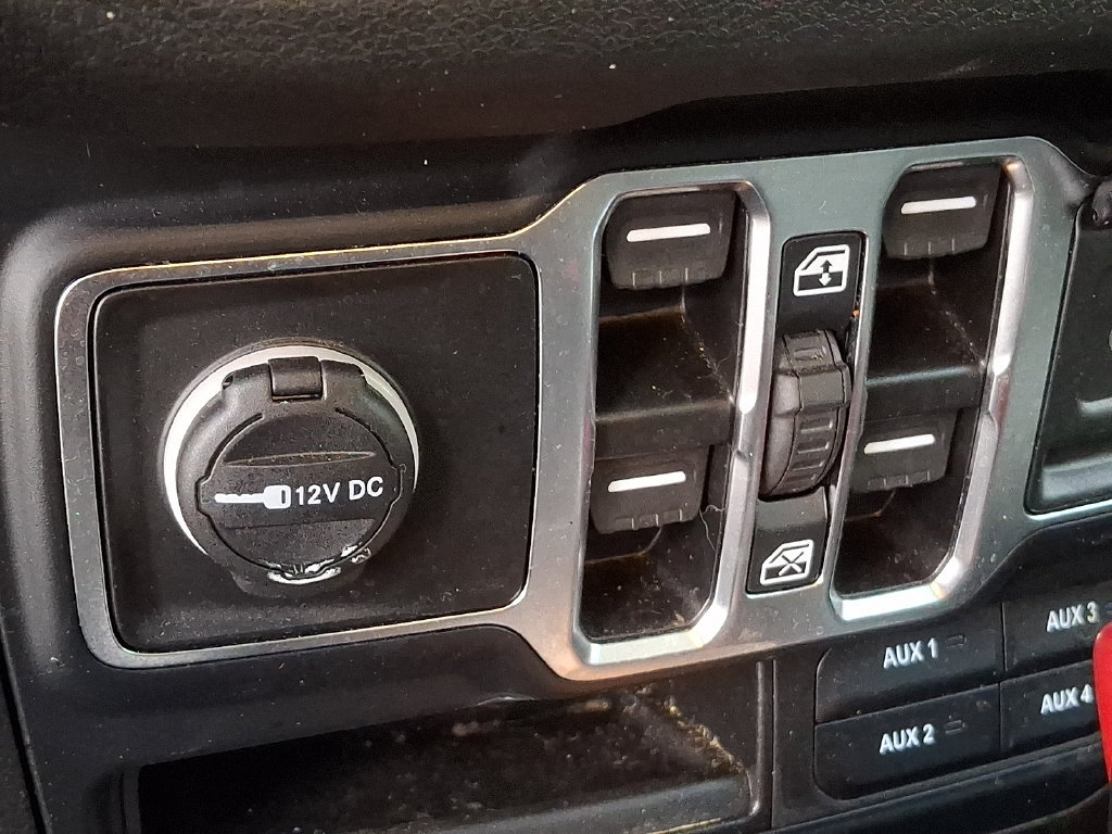 Used 2024 Jeep Wrangler Unlimited w/ Convenience Group AWD/4WD image 25