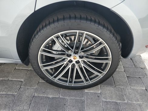 Used 2020 Porsche Macan Turbo AWD/4WD image 7