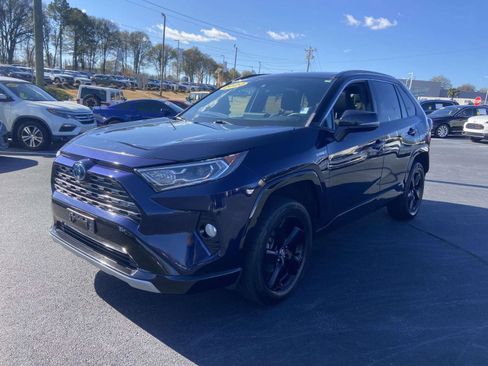 Used 2020 Toyota RAV4 XSE image 3
