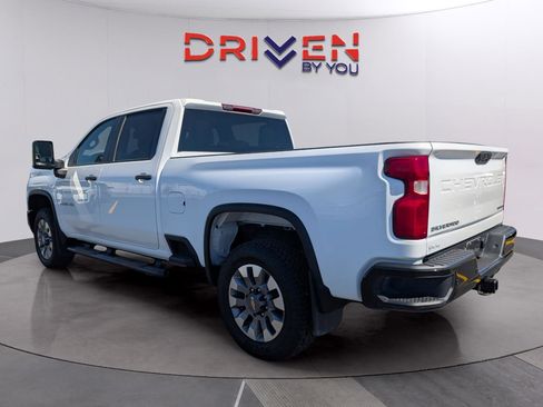 Used 2025 Chevrolet Silverado 2500 Custom w/ Custom Value Package image 3
