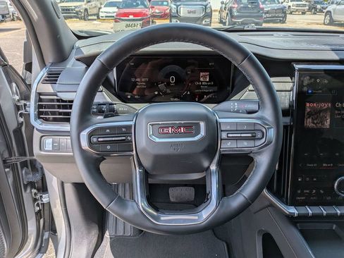 Used 2025 GMC Acadia Elevation FWD image 13