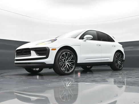 New 2026 Porsche Macan AWD/4WD image 38