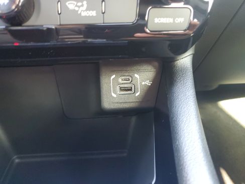 New 2026 Jeep Compass Latitude image 18