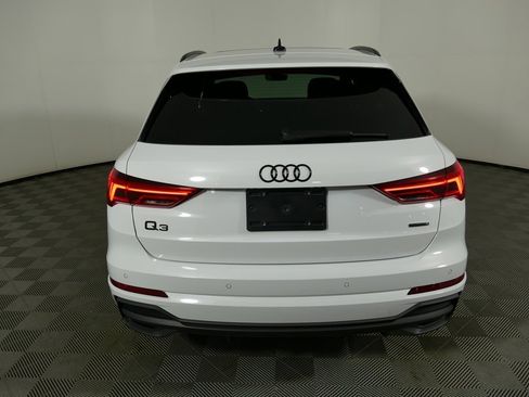Certified 2025 Audi Q3 2.0T Premium w/ Black Optic Sport Package image 4
