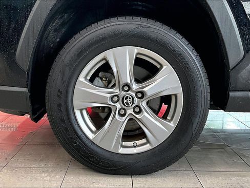Used 2024 Toyota RAV4 LE AWD/4WD image 9