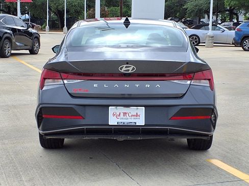 Used 2025 Hyundai Elantra SEL FWD image 6