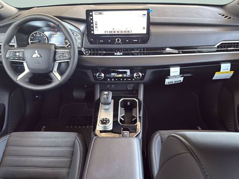 New 2026 Mitsubishi Outlander LE FWD image 21