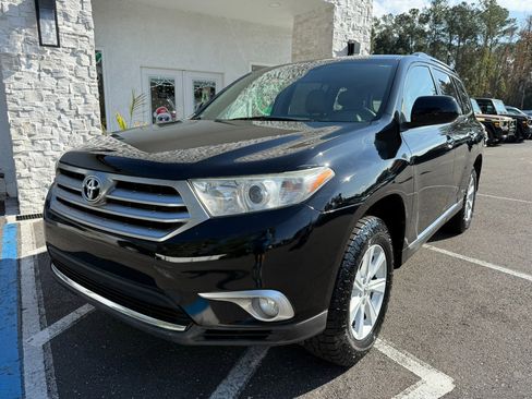 Used 2013 Toyota Highlander Plus image 8