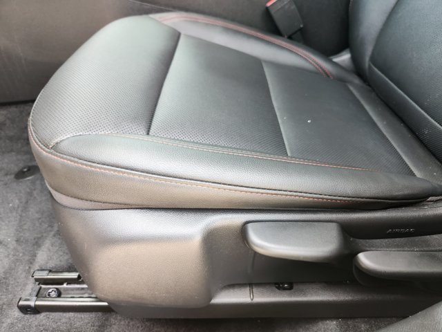 Used 2024 Chevrolet Trax RS w/ Sunroof Package FWD image 22