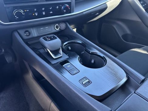 Certified 2025 Nissan Rogue S image 9