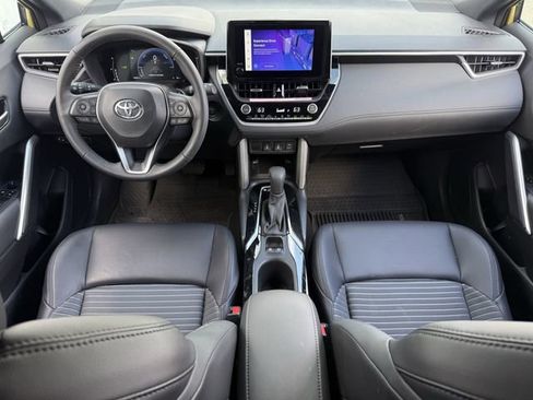Used 2024 Toyota Corolla Cross XSE image 11