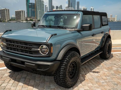 Used 2023 Ford Bronco 4-Door AWD/4WD image 10