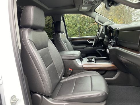 Used 2025 GMC Sierra 2500 SLT image 37