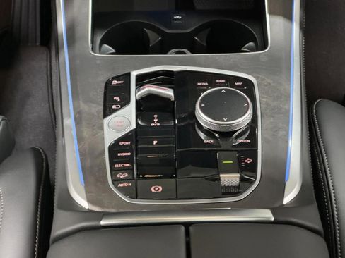 New 2026 BMW X5 xDrive50e image 16