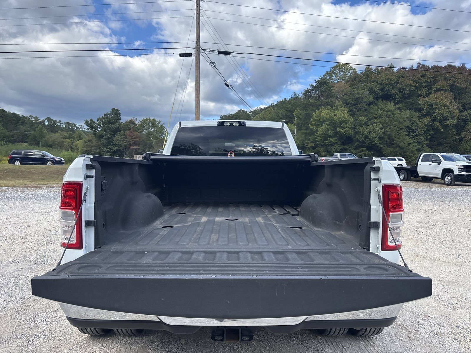 Used 2024 RAM 3500 Tradesman w/ Chrome Appearance Group AWD/4WD image 25