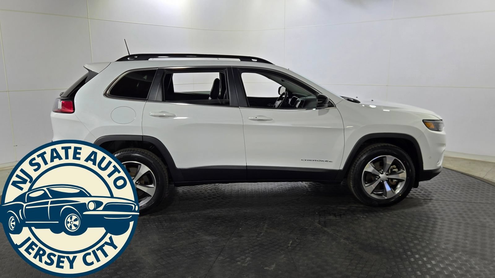 Used 2022 Jeep Cherokee Limited AWD/4WD image 8