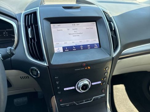 Certified 2020 Ford Edge Titanium FWD image 18