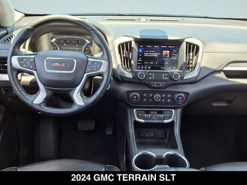 Used 2024 GMC Terrain SLT FWD image 13