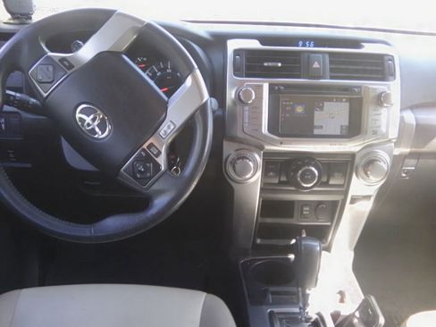 Used 2016 Toyota 4Runner SR5 Premium AWD/4WD image 11