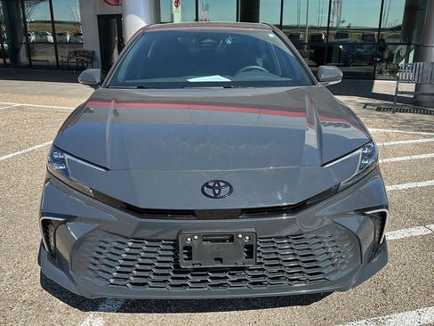 Used 2025 Toyota Camry XSE image 8
