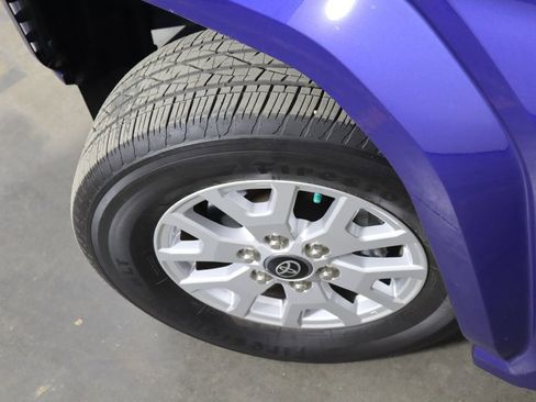 Used 2025 Toyota Tacoma SR5 image 38