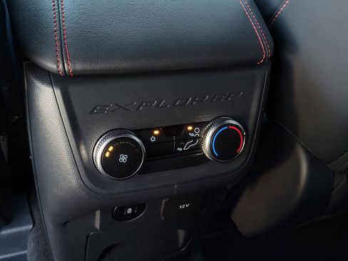 Used 2025 Ford Explorer ST-Line image 14