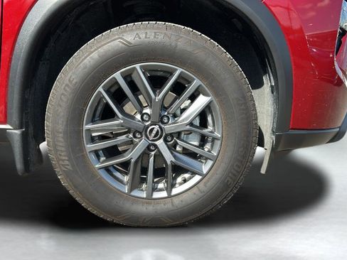 Certified 2025 Nissan Rogue S image 32