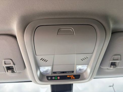 Certified 2022 GMC Terrain SLE w/ Driver Convenience Package FWD image 6