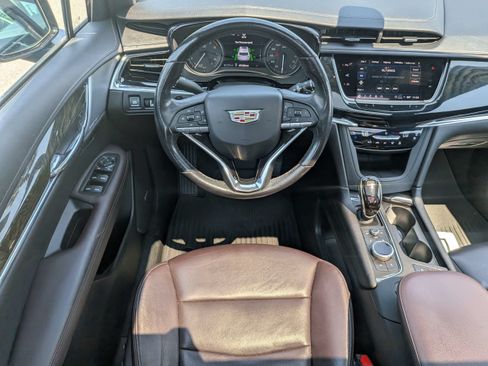 Certified 2021 Cadillac XT6 Premium Luxury AWD/4WD image 17