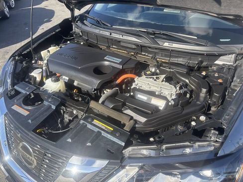 Used 2017 Nissan Rogue SL image 21